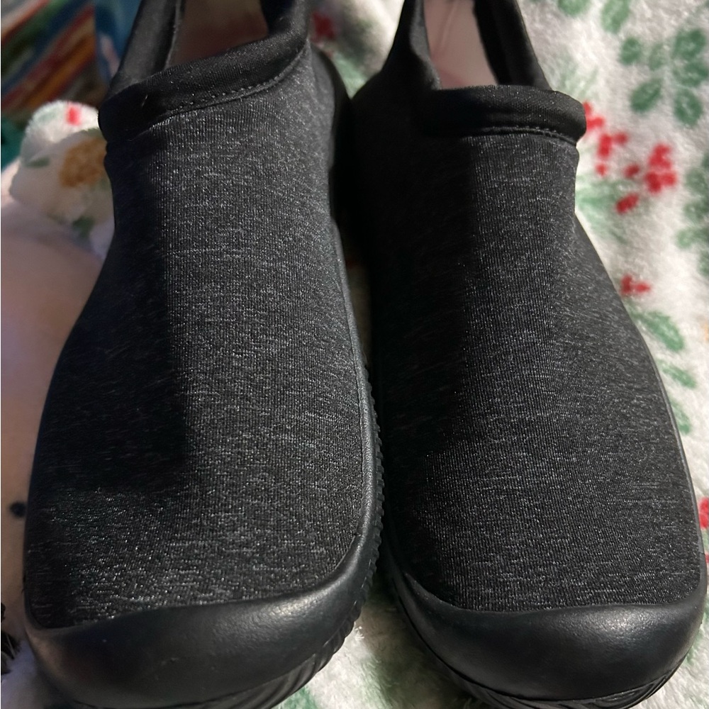 Rugged Shark - Black Slip-On Wet Shoes